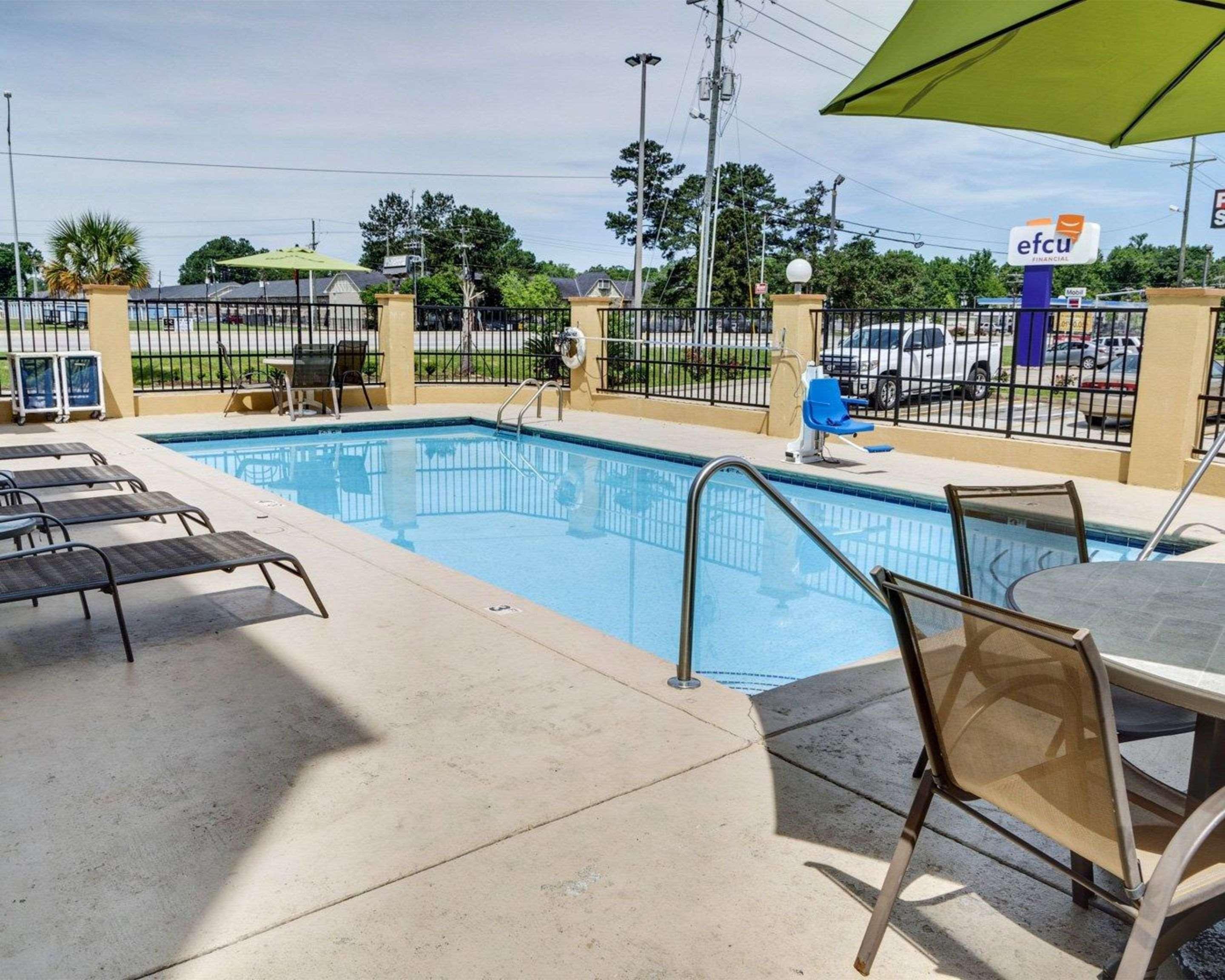 Quality Suites Baton Rouge East - Denham Springs Exterior foto